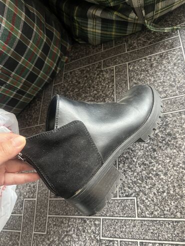 гель екатерина как пользоваться: Батинкелер, 35, Bershka, Колдонулган, түсү - Кара, Өзү алып кетүү