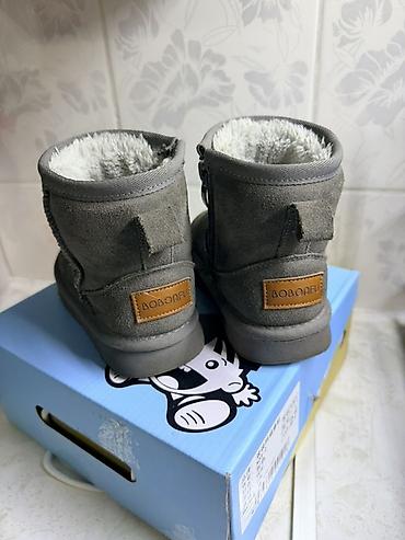 Детская одежда и обувь: Состояние отличное! Детские утеплённые угги BOBOAFU, серые. - — 2