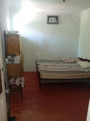 1 однокомнатная квартира: 1 otaqlı ev kirayəlik - Plan: 1 yataq otağı, ayrıca mətbəx girişi - — 2