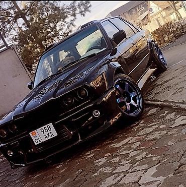 скайлайн: Классический седан BMW E30, известный своей прочной конструкцией и — 7