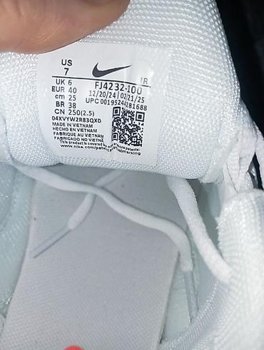 nike stikle: Nike TN
novo,40 broj — 7