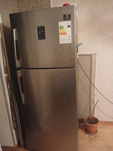 Soyuducular: 2 qapılı Samsung Soyuducu Satılır, rəng - Gümüşü