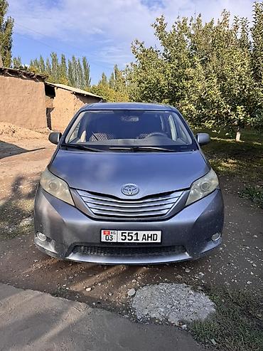corolla runx: Toyota Sienna: 2012 г., 3.5 л, Автомат, Газ, Минивэн — 1