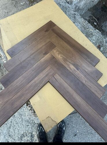 Laminat: Salam laminatlarimiz 31 32 33 klass olmagala hər rəg secimi var 250 yə — 10