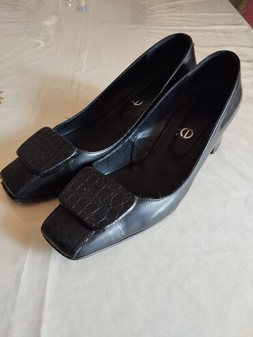 Tuflilər: Tuflilər, Ölçü: 38, rəng - Qara, İşlənmiş