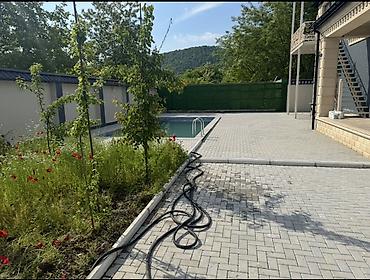 Günlük kirayə evlər: 180 kv. m, 4 otaqlı, Kombi, Kanalizasiya, Kommunal xətlər qoşulmayıb — 27