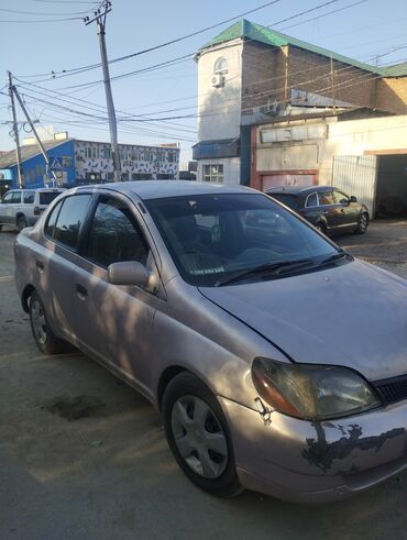 машине сатылат: Toyota Platz: 2001 г., 1.3 л, Автоматтык, Бензин, Седан