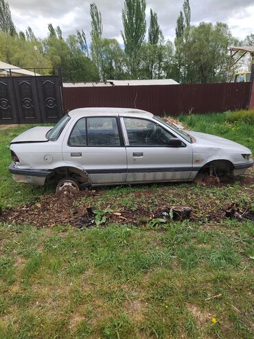 Бамперы и комплектующие: Крышка омывателя фар Задний Mitsubishi, Б/у, Оригинал