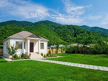 midada ev satilir: 200 kv. m, 4 otaqlı, Kombi, Qaz, İşıq — 1