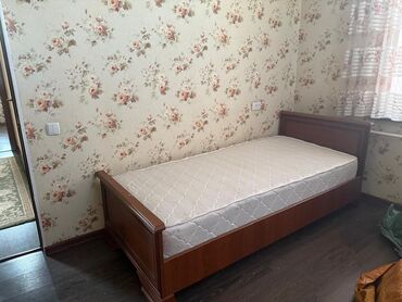 кровать кровать кровать: Бир кишилик керебет, Колдонулган, Матрасы бар, Жыгач, узуну - 200 см