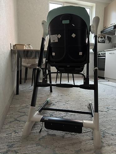 рожь: Популярный многофункциональный стульчик-качели Carrello Cascata. Это — 4