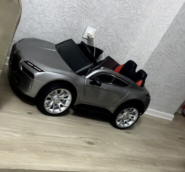 toxunma uşaq ətəyi: Uşaq üçün elektrikli miniatür avtomobil 4x4 yani 4 təkər çəkəndi həm