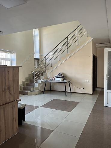 Долгосрочная аренда домов: 370 м², 9 комнат — 5