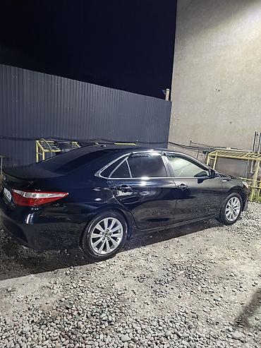 mini kuper: Toyota Camry: 2017 г., Гибрид, Седан — 10