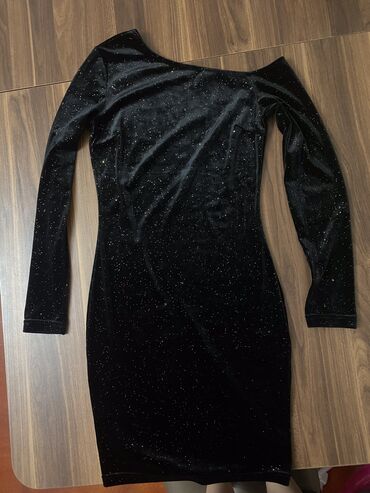 sade qara don modelleri: Ziyafət donu, Mini, Bershka, S (EU 36)