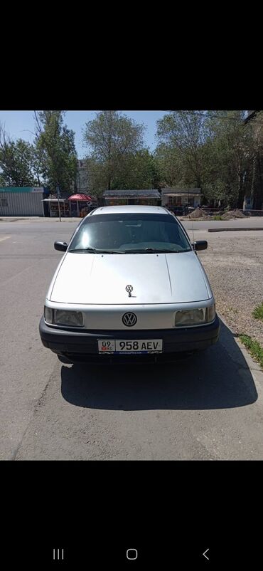 Volkswagen: Volkswagen Passat: 1990 г., 1.8 л, Механика, Бензин, Седан