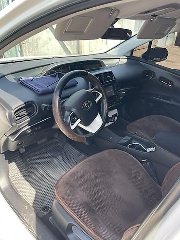 200: Toyota Prius: 2018 г., 1.8 л, Вариатор, Гибрид, Хэтчбэк — 3