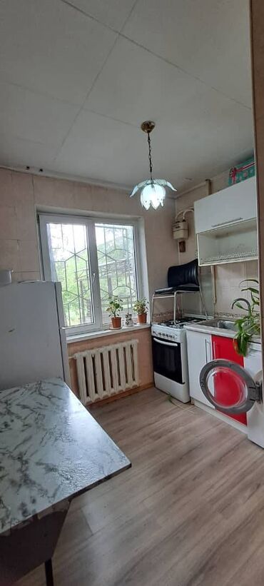 срочно продается квартира: 3 бөлмө, 58 кв. м, 104-серия, 1 кабат, Косметикалык ремонт