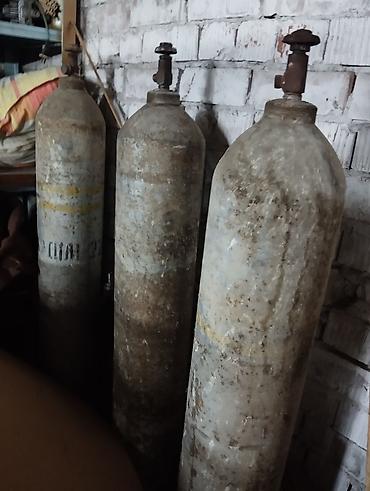 Газовые баллоны: Баллоны из фреона стальные, с вентилями. есть 8 шт - Объем — 1
