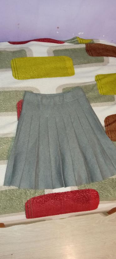 Boz rəngli qatl​anmış ətək - Model: Klassik pliseli (qatlı) ətək -