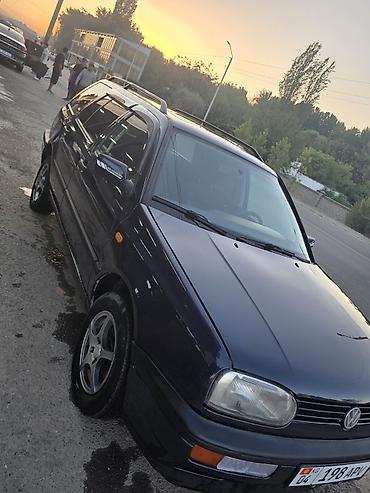 авто унаа сатылат: Volkswagen Golf: 1993 г., 1.8 л, Кол менен иштөөчү, Бензин, Универсал — 2