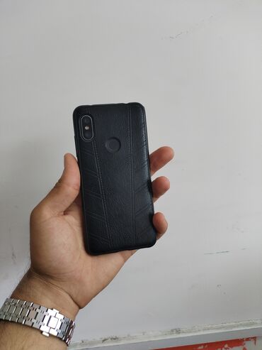20 azn telefon: Xiaomi Redmi 6 Pro, 64 ГБ, цвет - Серый, 
 Кнопочный, Отпечаток пальца, Две SIM карты
