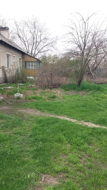 дома киргизия 1: 64 м², 3 комнаты, Старый ремонт Без мебели
