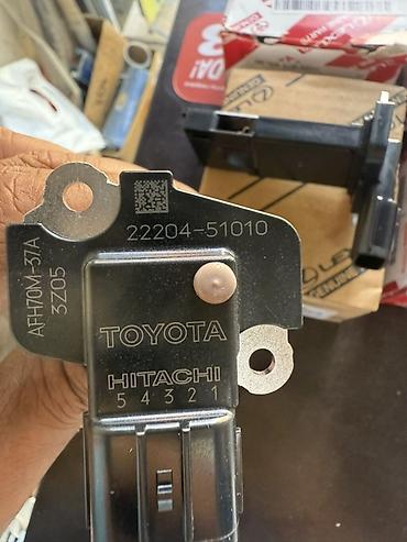 hitachi: Датчики массового расхода воздуха (ДМРВ) для Toyota — оригинальные, в — 2