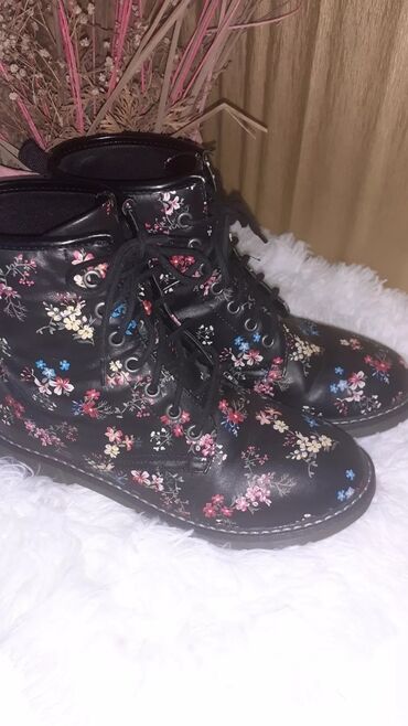 Gležnjače: Gležnjače, 39 — 7