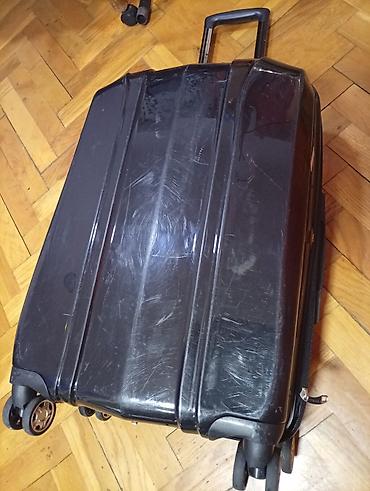 Putni koferi i torbe: Tvrdi kofer sa 4 točka, crne boje OKO. 65 40 25. MIRJEVO - — 4