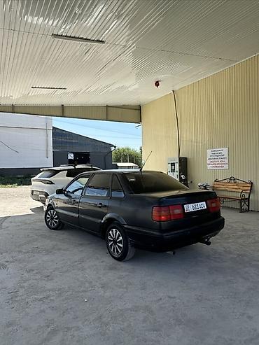 Унаа: Volkswagen Passat: 1994 г., 1.8 л, Кол менен иштөөчү, Бензин, Седан — 6