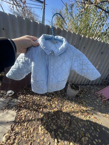 Верхняя одежда: Детская куртка на 1-2 года 
Демисезонная