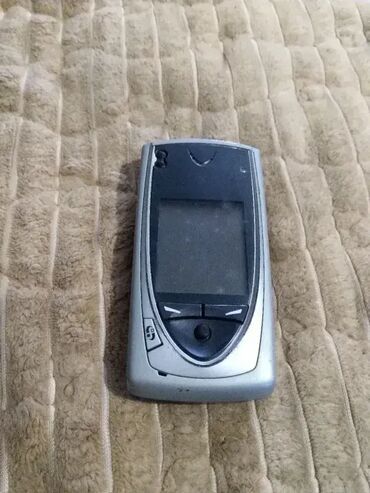 Nokia: Nokia 7610 — 8