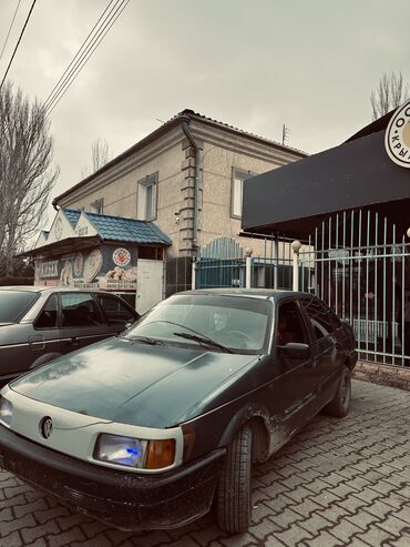 пассат 1988: Volkswagen Passat: 1988 г., 1.8 л, Газ, Седан
