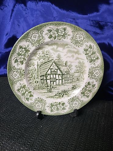 Kuhinjski setovi: Tanjir rucno graviran Engleska Staffordshire 70te. Tanjir engleski — 1