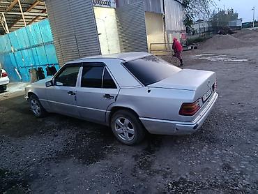 тесла модел с: Mercedes-Benz W124: 1992 г., Седан — 1