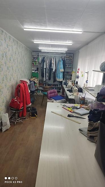 бутка реф: Продается контейнер без места,40 т переделанный,22 кв. С мебелью и — 5