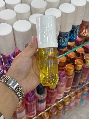 Šminka: Sminka na veliko i malo
mn — 24