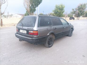 Volkswagen: Volkswagen Passat: 1990 г., 1.8 л, Механика, Бензин