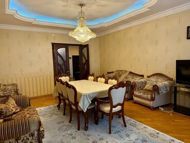 Uzunmüddətli kirayə mənzillər: 4 otaqlı, Yeni tikili, m. 28 may, 165 kv. m