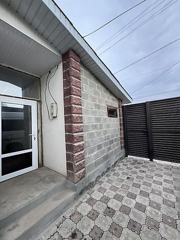 Продажа коттеджей и домов: Продаётся дом с большим участком и хозяйственными строениями. - Жилой — 11