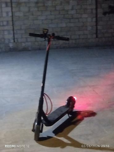 qara canta: İşlənmiş Elektrik samokat 10", 351 - 500 Vt, 16 - 25 km/s, Pulsuz çatdırılma — 1