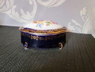 Ostali antikviteti: Satula nova 1914 do 1972g Nemacka,Martin Roda porcelan. Satula na lalafo.rs — 8 Ostali antikviteti: Satula nova 1914 do 1972g Nemacka,Martin Roda porcelan. Satula — 8