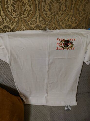 Köynəklər: Магазин закрылся в наличии осталось много качественных футболок — 11