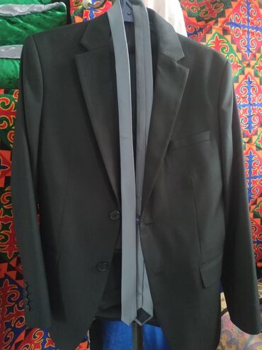 кожанный пиджак: Костюм 5XL (EU 50), цвет - Черный