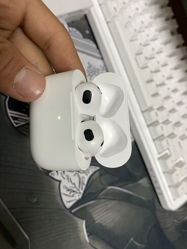 Другие аксессуары для мобильных телефонов: Продаю новые AirPods 3
