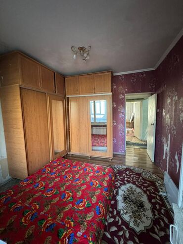 квартир токмок: 2 бөлмө, 52 кв. м, 106-серия, 3 кабат, Эски ремонт