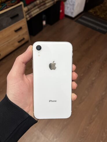 Apple iPhone: IPhone Xr, Б/у, 64 ГБ, Белый, Зарядное устройство, Чехол, Коробка, 100 %