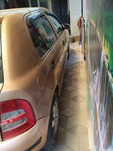 Skoda: Skoda Fabia: 2001 г., 1.4 л, Механика, Бензин, Хэтчбэк