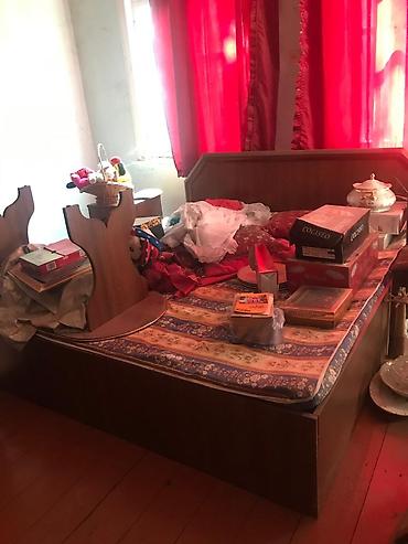 Yataq otağı dəsti – klassik üslub, qəhvəyi taxta rəngində Tərkibi: -